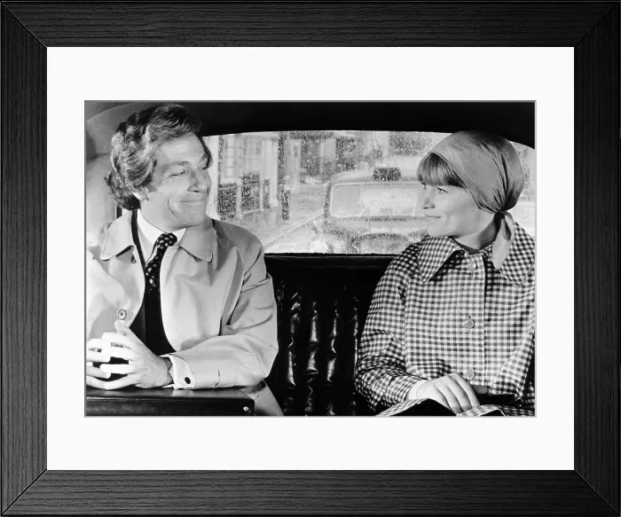 Framed Print : A TOUCH OF CLASS, from left, George Segal, Glenda Jackson, 1973 Framed Print : A TOUCH OF CLASS, from left, George Segal, Glenda Jackson, 1973