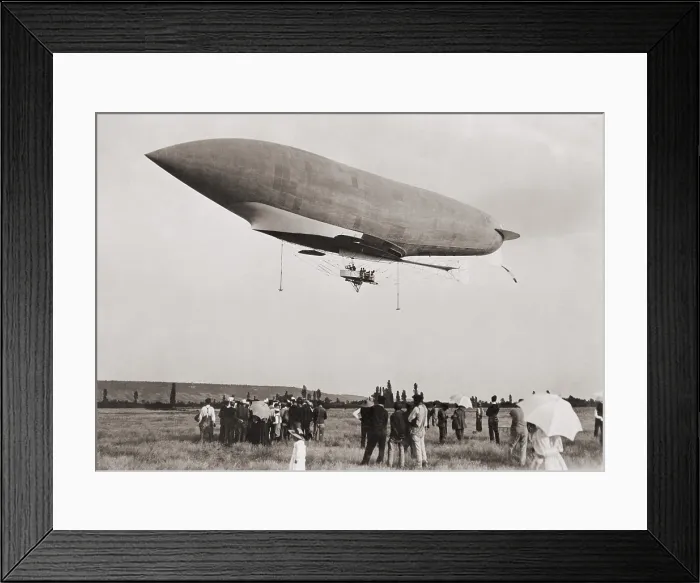 Framed Print : La Republique a semi-rigid airship built for the French army leaving Moisson France in 1907