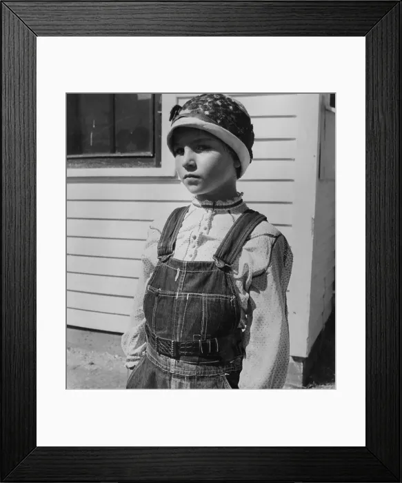 Framed Print : PAPER MOON, Tatum O'Neal, 1973 Framed Print : PAPER MOON, Tatum O'Neal, 1973