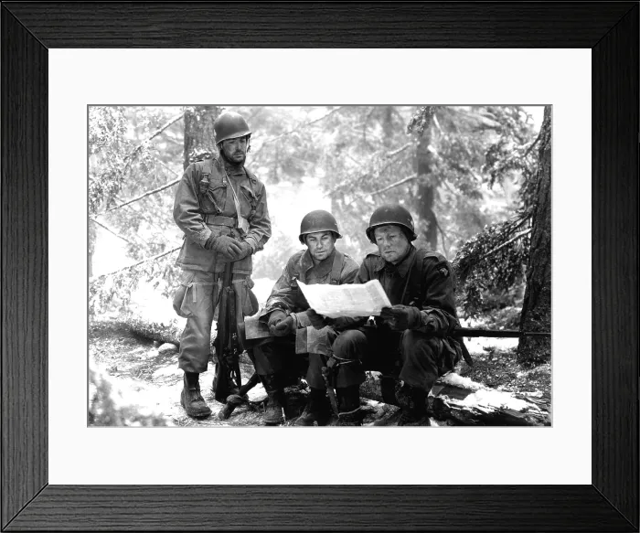 Framed Print : BATTLEGROUND, John Hodiak, Van Johnson, 1949