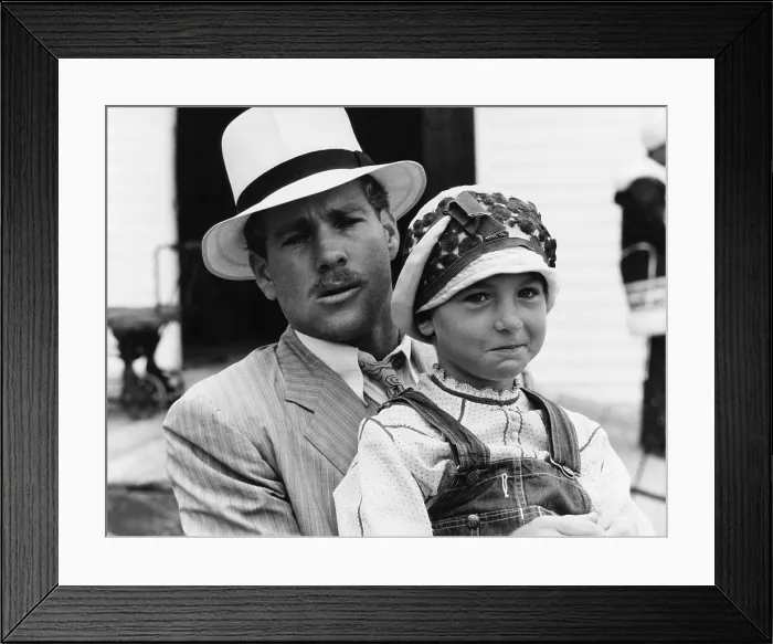 Framed Print : PAPER MOON, from left: Ryan O'Neal Tatum O'Neal, 1973