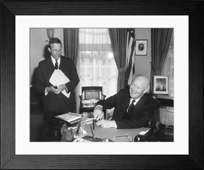 Framed Print : President Eisenhower is signing the Hawaii Statehood Bill in the Oval Office on March 18, 1959 Framed Print : President Eisenhower is signing the Hawaii Statehood Bill in the Oval Office on March 18, 1959