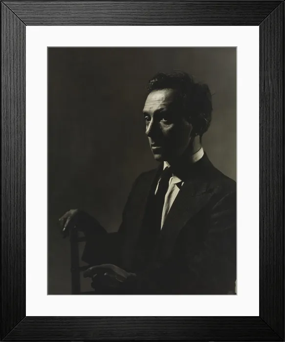 Framed Print : Raphael Soyer, American Social Realist painter based in New York City, active from 1930 to 1980s. His brothers Moses Soyer and Isaac Soyer were also painters