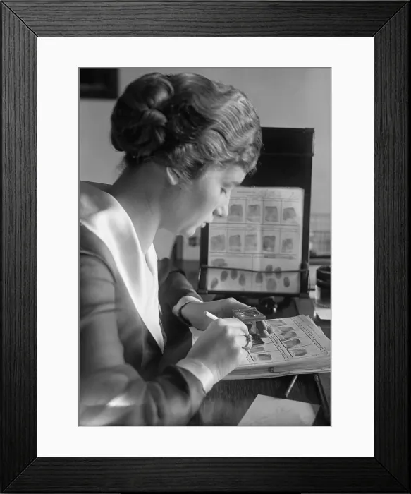 Framed Print : Fingerprint record sheet from the Navy Department in 1918