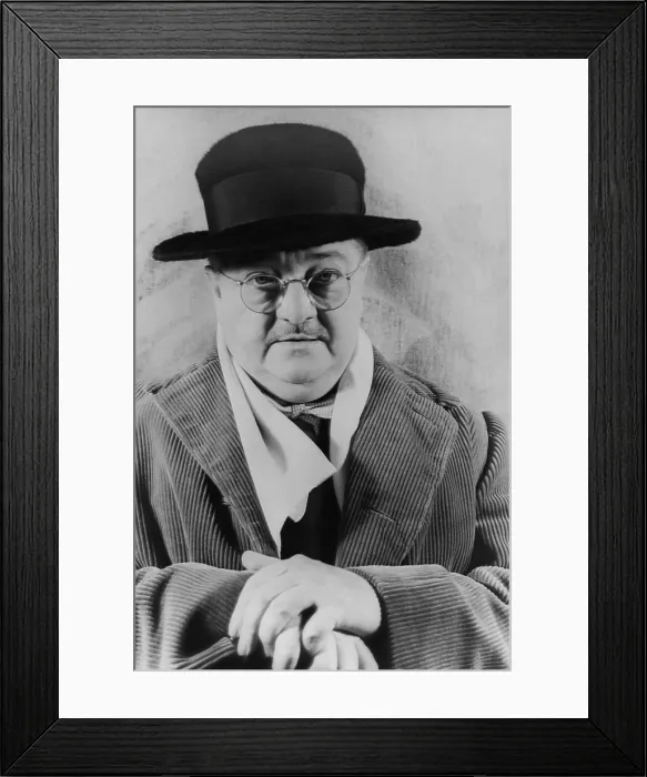 Framed Print : Alexander Woollcott, American writer and member of the Algonquin Round Table. 1939 portrait by Carl Van Vechten. (BSLOC_2015_14_181)