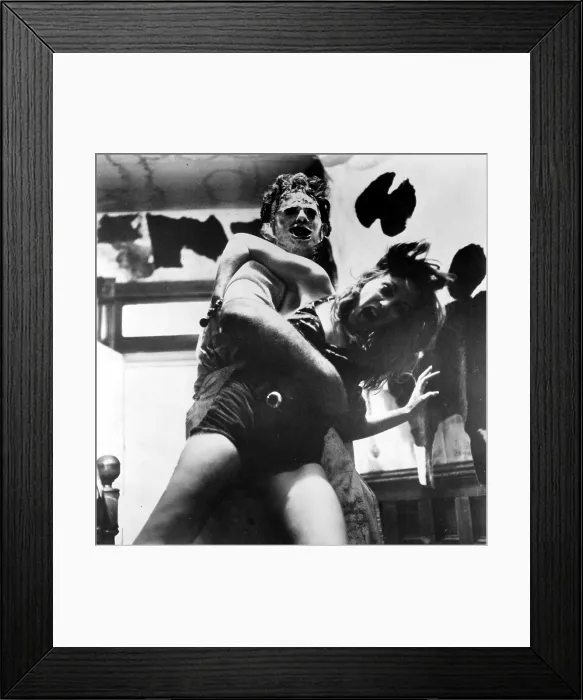Framed Print : THE TEXAS CHAINSAW MASSACRE, Gunnar Hansen, Teri McMinn, 1974 **US SALES ONLY** Framed Print : THE TEXAS CHAINSAW MASSACRE, Gunnar Hansen, Teri McMinn, 1974 **US SALES ONLY**