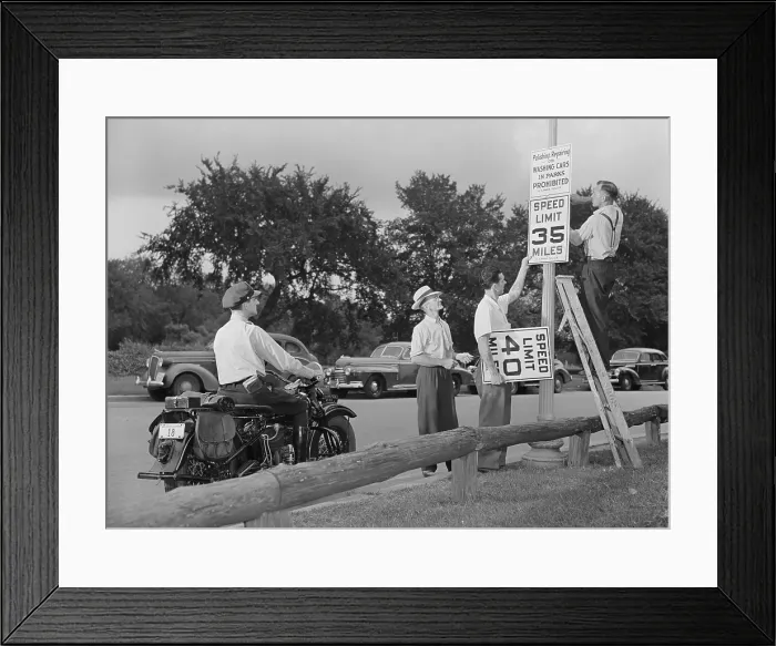 Framed Print : Washington, D.C. speed limits were lowered from 40 to 35 MPH to conserve gas during World War 2. Sept. 1942. (BSLOC_2013_14_170)