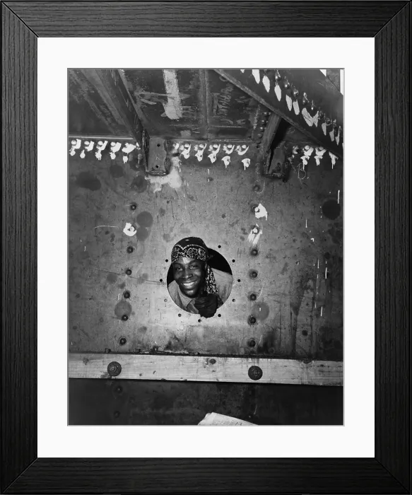 Framed Print : African American employed at the Bethlehem-Fairfield shipyards, building the SS Frederick Douglas