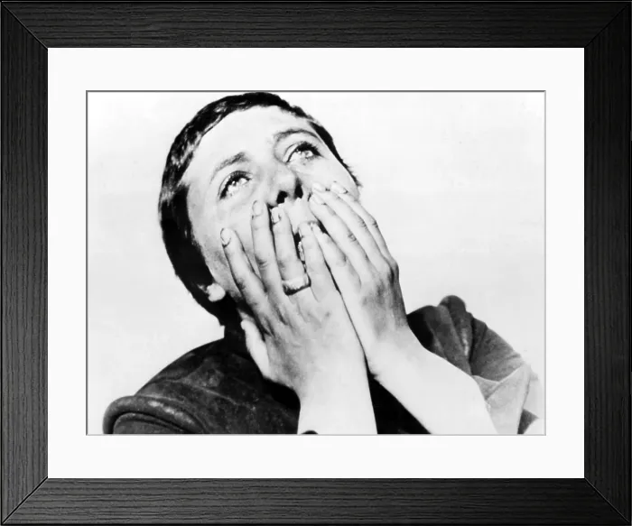 Framed Print : THE PASSION OF JOAN OF ARC, (aka LA PASSION DE JEANNE D'ARC), Maria Falconetti as Joan of Arc, 1928 Framed Print : THE PASSION OF JOAN OF ARC, (aka LA PASSION DE JEANNE D'ARC), Maria Falconetti as Joan of Arc, 1928