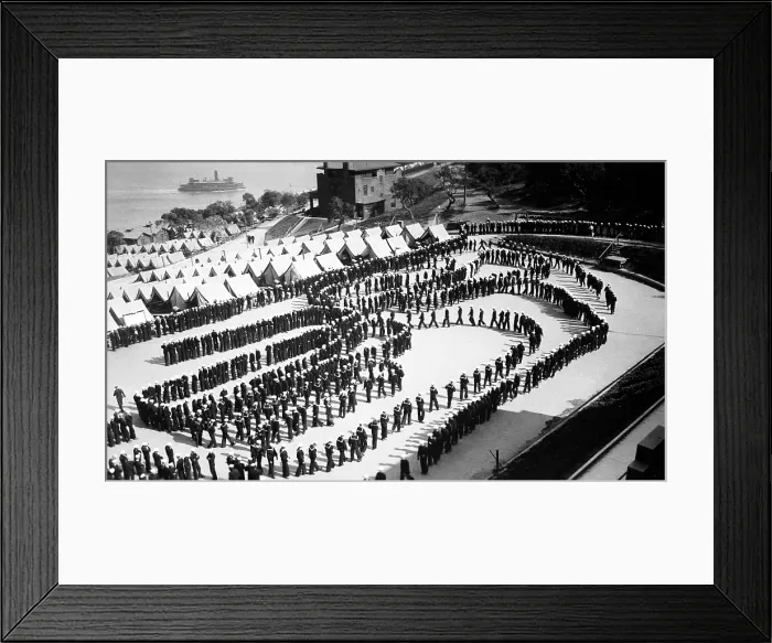 Framed Print : World War 1 era sailors in mess formation. Naval Training Station, San Francisco, California. World War I. Ca. 1918 Framed Print : World War 1 era sailors in mess formation. Naval Training Station, San Francisco, California. World War I. Ca. 1918
