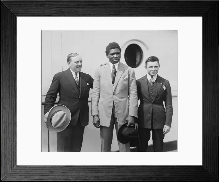 Framed Print : Louis Mbarick Fall, aka Battling Siki, Senegalese-born boxer (center) with Louis De Fremont and Charles Raymond Framed Print : Louis Mbarick Fall, aka Battling Siki, Senegalese-born boxer (center) with Louis De Fremont and Charles Raymond
