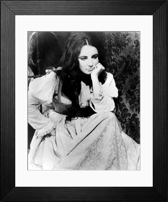 Framed Print : THE TAMING OF THE SHREW, Elizabeth Taylor, 1967 Framed Print : THE TAMING OF THE SHREW, Elizabeth Taylor, 1967