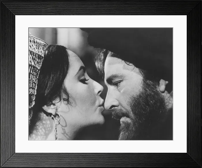 Framed Print : THE TAMING OF THE SHREW, from left: Elizabeth Taylor, Richard Burton, 1967