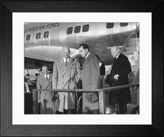 Framed Print : VP Nixon welcomes President Eisenhower to Washington after his seven week hospitalization in Denver. Nov. 11, 1955