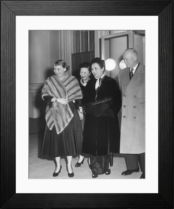 Framed Print : President and First Lady Mamie Eisenhower gave an informal tea for Madame Chiang Kai-shek. Pictured with her is Mrs. Wellingon Koo, wife of the Rep. of China Framed Print : President and First Lady Mamie Eisenhower gave an informal tea for Madame Chiang Kai-shek. Pictured with her is Mrs. Wellingon Koo, wife of the Rep. of China