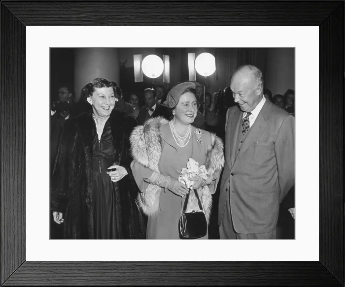 Framed Print : President and Mamie Eisenhower welcome Queen Elizabeth, the Queen Mother, at the White House. Nov. 4, 1954