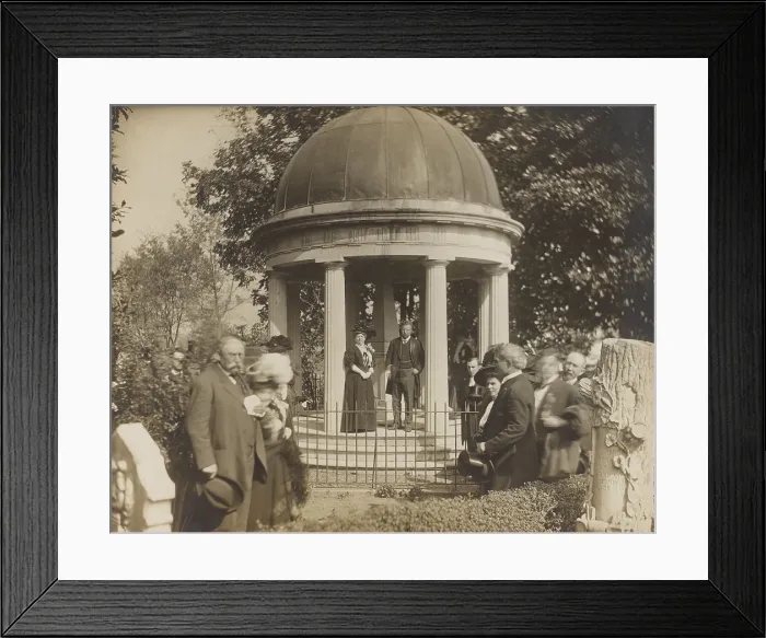 Framed Print : Theodore Roosevelt standing at Andrew Jacksons tomb, at the Hermitage, Oct 22, 1907. Mrs. Mary C
