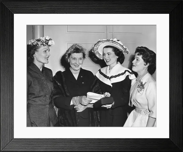 Framed Print : Pat Nixon and Mamie Eisenhower at the Cherry Blossom Fashion Show. April 8, 1953.L-R: Mrs. Richard Nixon, First Lady Mamie Eisenhower, Mrs. Nelson, and actress Gloria DeHaven