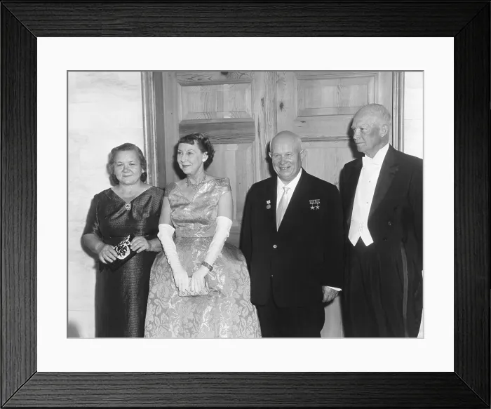 Framed Print : State dinner for Soviet leader at the White House. L-R: Nina Khrushchev, Mamie Eisenhower, Premier Nikita Khrushchev, President Eisenhower at the White House. Sept. 15, 1959