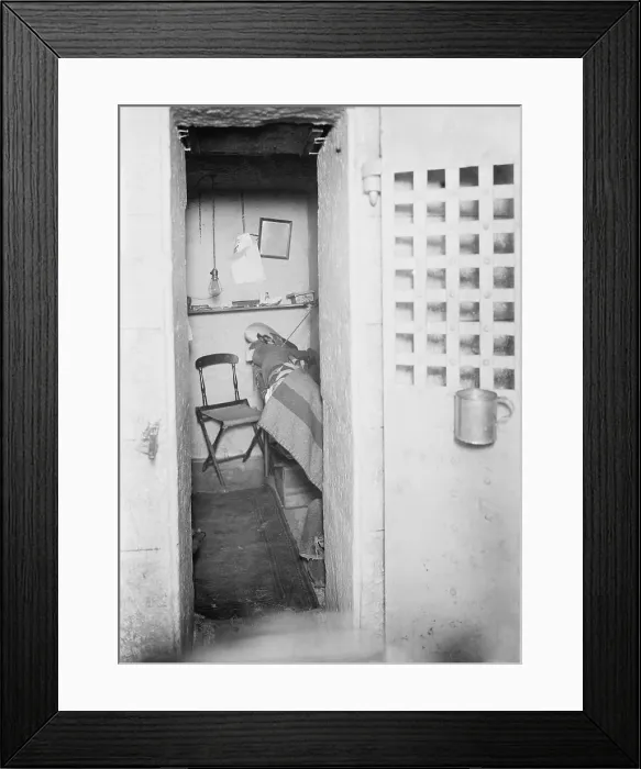 Framed Print : Prison cell in New York State's maximum security Sing Sing prison in Ossining, N.Y. Circa 1915 Framed Print : Prison cell in New York State's maximum security Sing Sing prison in Ossining, N.Y. Circa 1915