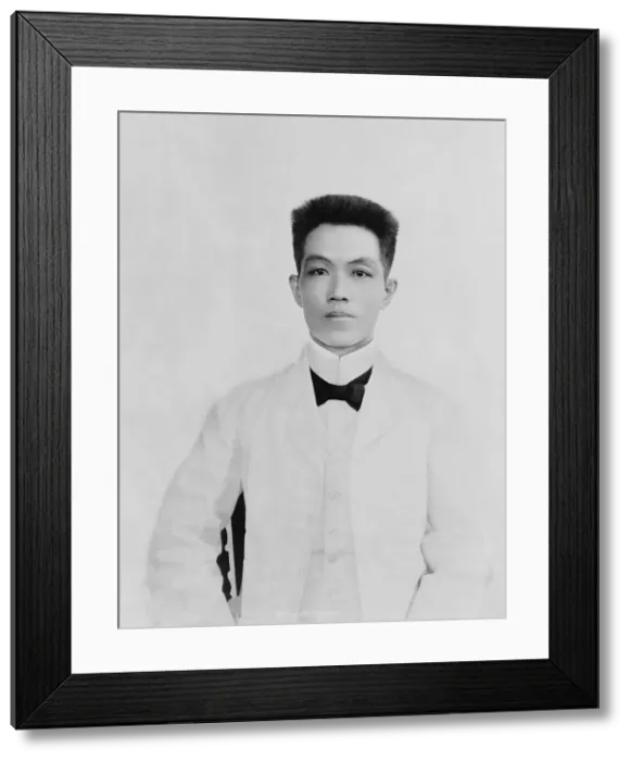 Framed Print : Emilio Aguinaldo, Philippine nationalist and President of the First Philippine Republic. He led rebellions against Spanish and American colonial occupations from 1896-1900