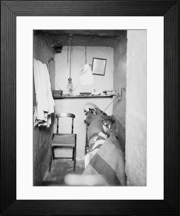 Framed Print : Prison cell in New York State's maximum security Sing Sing prison in Ossining, N.Y. Circa 1915