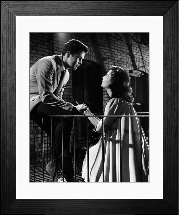Framed Print : WEST SIDE STORY, from left, Richard Beymer, Natalie Wood, 1961