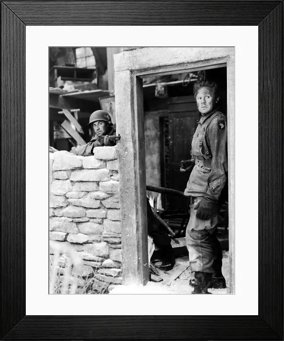 Framed Print : BATTLEGROUND, John Hodiak, Van Johnson, 1949