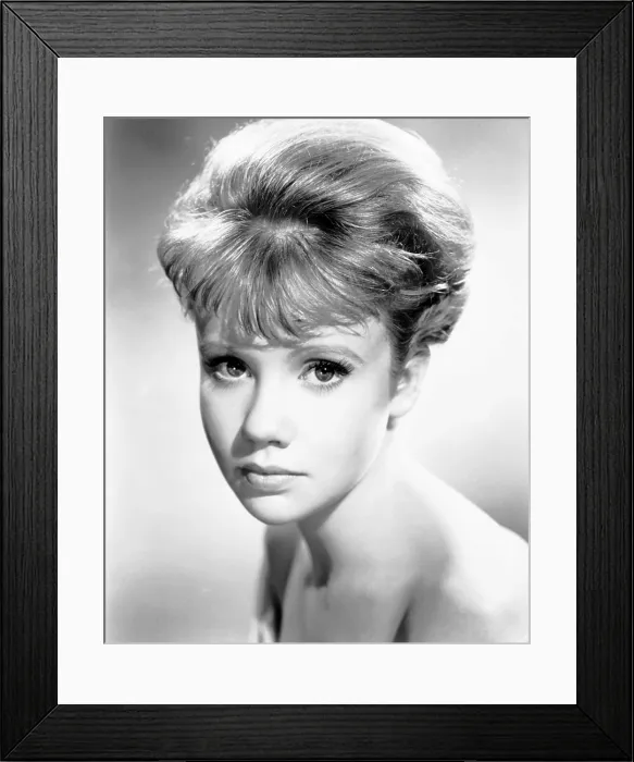 Framed Print : THE CHALK GARDEN, Hayley Mills, 1964 Framed Print : THE CHALK GARDEN, Hayley Mills, 1964