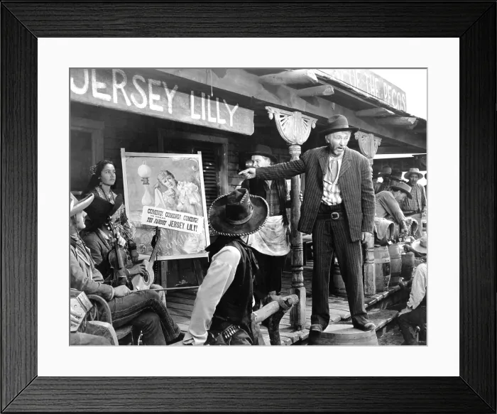 Framed Print : THE WESTERNER, Walter Brennan (r.), 1940