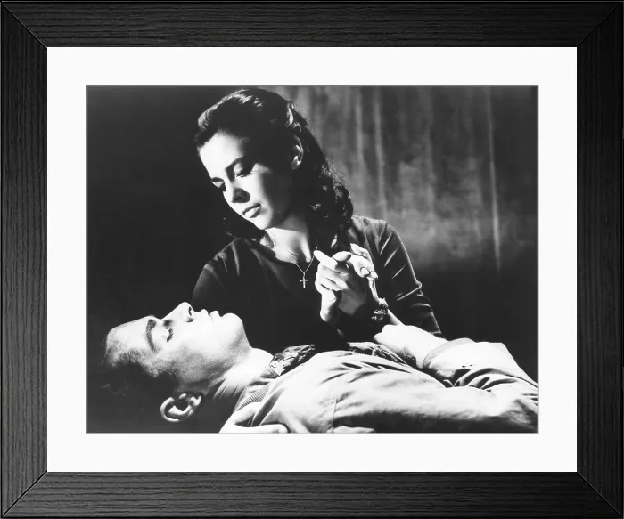 Framed Print : WEST SIDE STORY, from top: Natalie Wood, Richard Beymer, 1961 Framed Print : WEST SIDE STORY, from top: Natalie Wood, Richard Beymer, 1961
