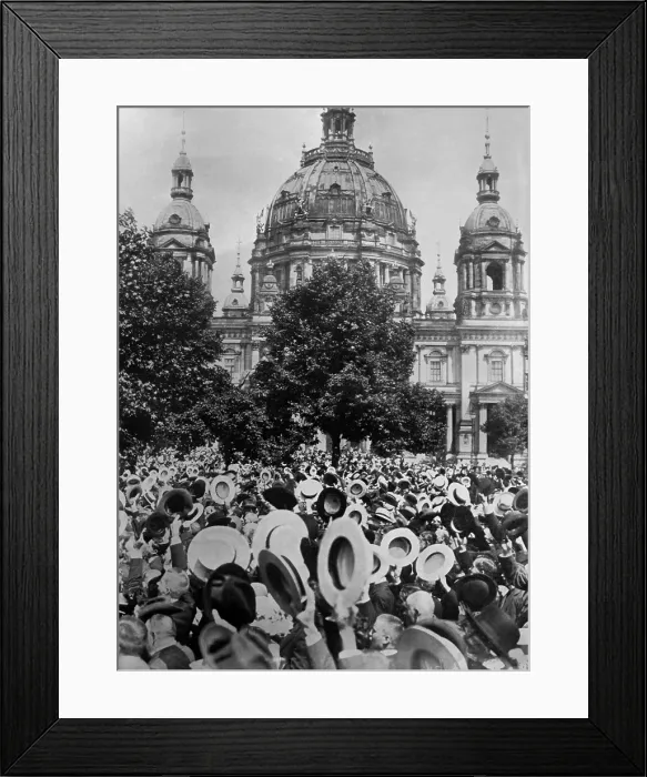 Framed Print : World War 1. Crowd of Germans men cheering the declaration of World War I in front of the Berlin Cathedral (Berliner Dom) in Berlin, Germany. August 1914