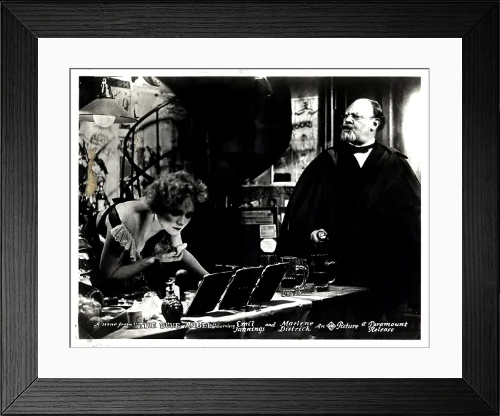 Framed Print : THE BLUE ANGEL, (aka DER BLAUE ENGEL), from left, Marlene Dietrich, Emil Jannings, 1930