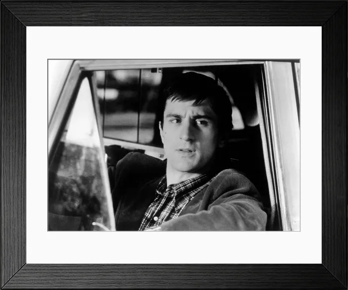 Framed Print : TAXI DRIVER, Robert De Niro, 1976. ph: Columbia Pictures  /  courtesy Everett Collection