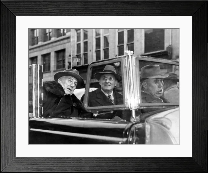 Framed Print : Franklin Roosevelt campaigns for a fourth term as President. Nov. 6, 1944