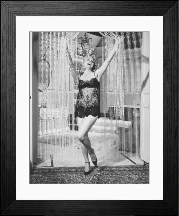 Framed Print : THE CARPETBAGGERS, Carroll Baker, 1964