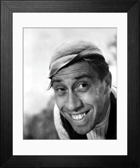 Framed Print : THE WELL-DIGGER'S DAUGHTER, (aka LA FILLE DU PUISATIER), Fernandel, 1940