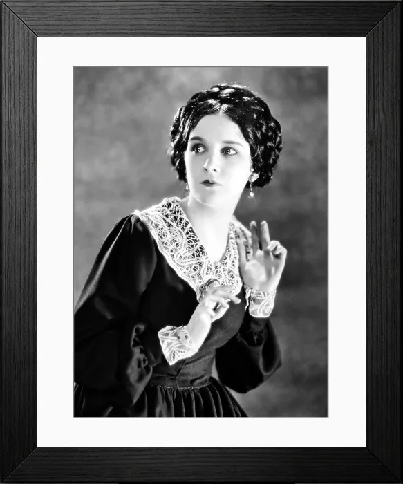 Framed Print : THE PHANTOM OF THE OPERA, Mary Philbin, 1925