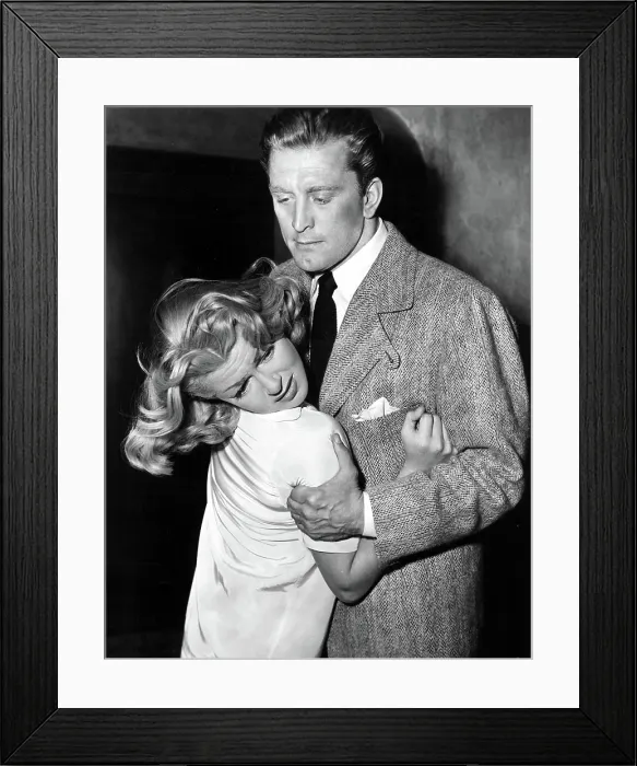 Framed Print : THE BAD AND THE BEAUTIFUL, Kirk Douglas, Lana Turner, 1952