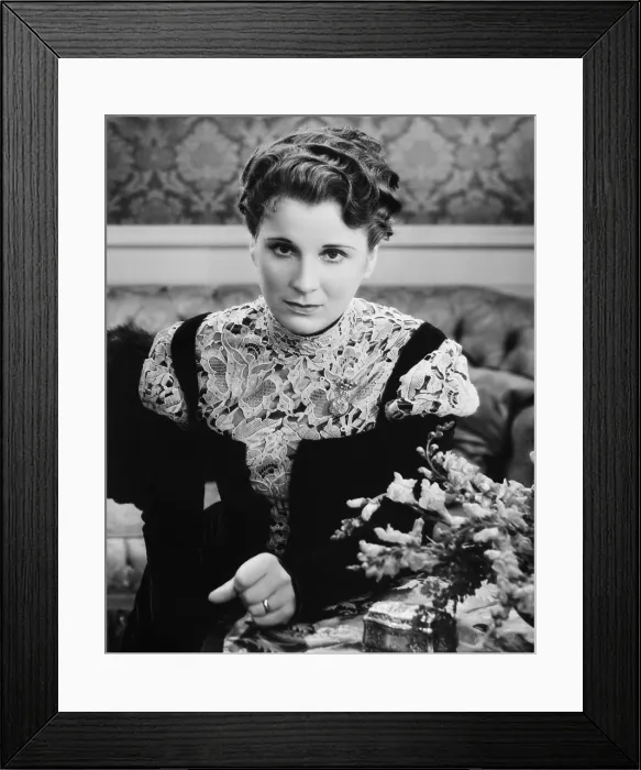 Framed Print : CAVALCADE, Diana Wynyard, 1933, TM & Copyright 20th Century Fox Film Corp. / courtesy Everett Collection Framed Print : CAVALCADE, Diana Wynyard, 1933, TM & Copyright 20th Century Fox Film Corp. / courtesy Everett Collection