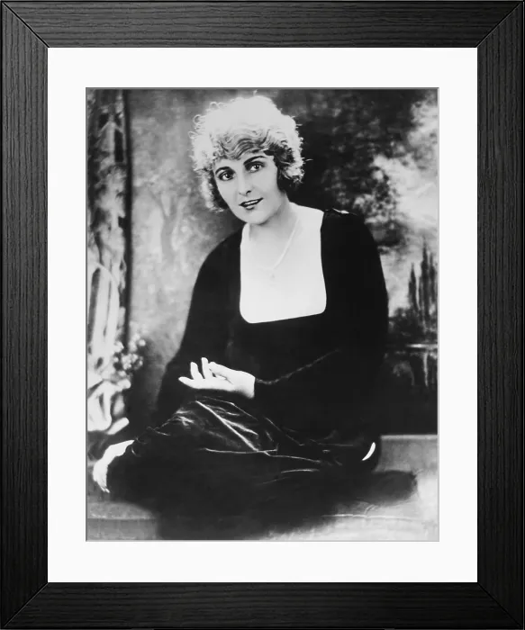 Framed Print : THE PERILS OF PAULINE, Pearl White, 1914 Framed Print : THE PERILS OF PAULINE, Pearl White, 1914