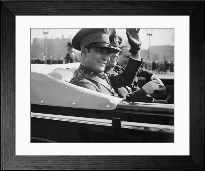 Framed Print : Colonel Fulgencio Batista, strongman of Cuba, arrives in Washington, D.C. Nov. 10, 1938. He met for several hours in private conference with President Franklin Roosevelt Framed Print : Colonel Fulgencio Batista, strongman of Cuba, arrives in Washington, D.C. Nov. 10, 1938. He met for several hours in private conference with President Franklin Roosevelt