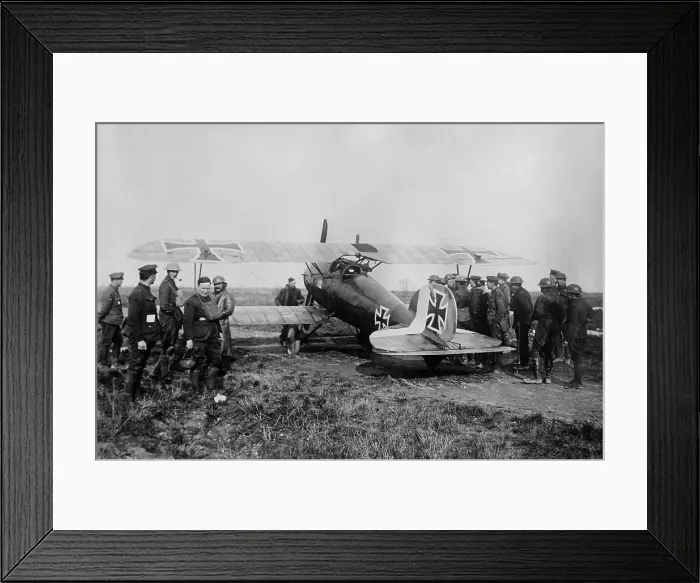 Framed Print : Allied soldiers gather around a captured WW1 German Albatross fighter. 1916-18 Framed Print : Allied soldiers gather around a captured WW1 German Albatross fighter. 1916-18