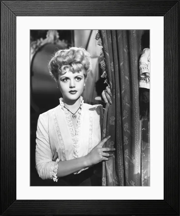 Framed Print : THE PICTURE OF DORIAN GRAY, Angela Lansbury, 1945