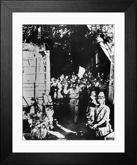 Framed Print : Surrender of U.S. troops to Japanese at Corregidor, Philippines, May 1942, during World War 2. (BSLOC_2013_11_204)