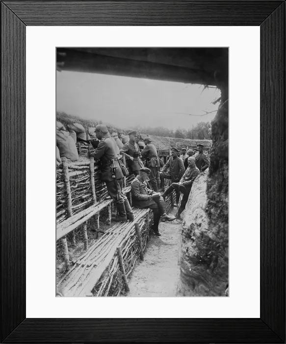 Framed Print : World War 1. Germans soldiers in a trench in Russian Poland. Ca. 1914-17 Framed Print : World War 1. Germans soldiers in a trench in Russian Poland. Ca. 1914-17