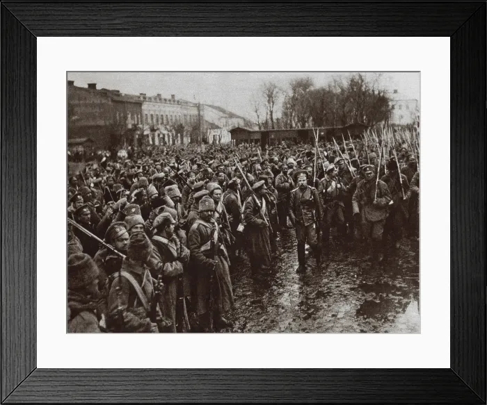 Framed Print : World War 1. Russian troops entering the town of Czernowitz, during the fighting with Austria in the Carpathians. March 1915 Framed Print : World War 1. Russian troops entering the town of Czernowitz, during the fighting with Austria in the Carpathians. March 1915