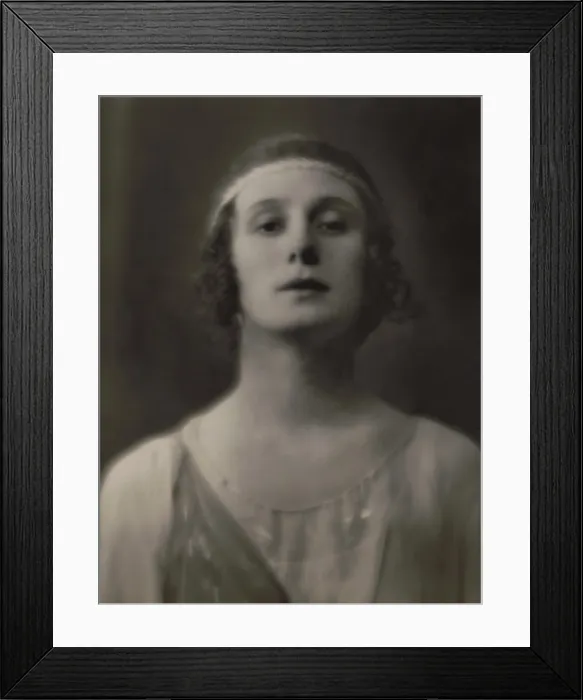 Framed Print : Prima ballerina, Anna Pavlova in a 1915 head and shoulders portrait photo by Arnold Genthe