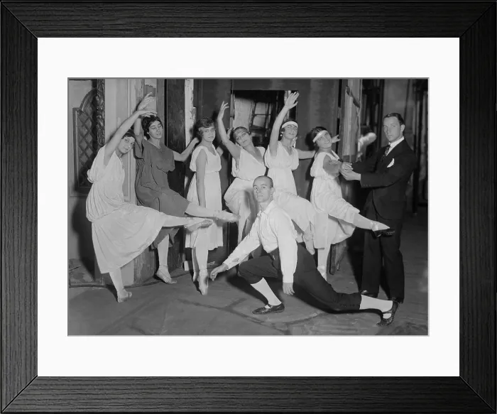 Framed Print : Ballet Russe dancers practicing in New York City, c. 1915-20 Framed Print : Ballet Russe dancers practicing in New York City, c. 1915-20