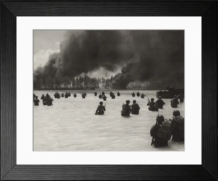 Framed Print : U.S. Army assault wave on Yellow Beach Two, Makin Island of the Tarawa Atoll. Green troops were under Japanese machine gun eight hundred yards away. Nov. 20, 1943, World War 2